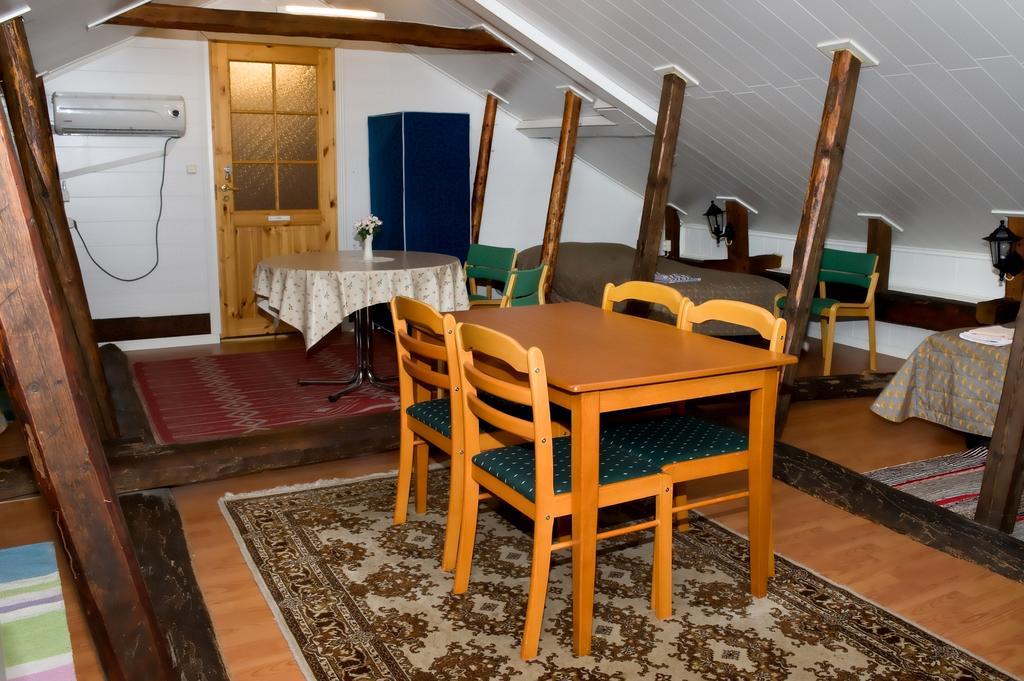 Kartano Hostel Kokemäki Exteriör bild